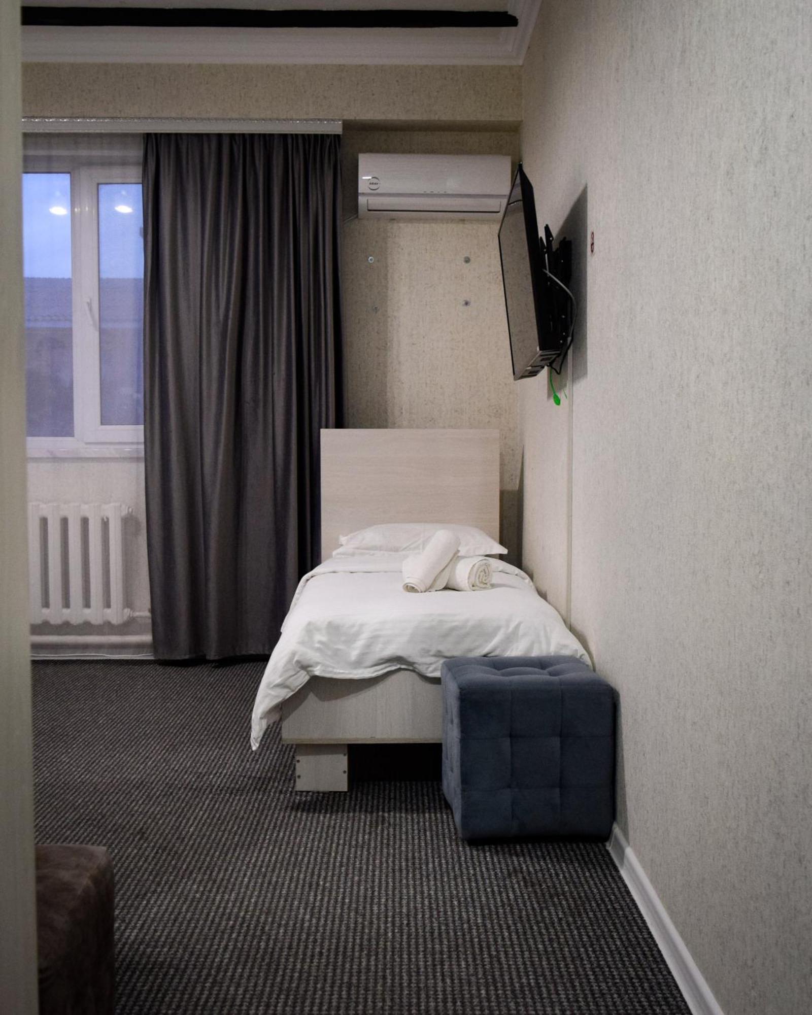 Hotel "Continent" Halal Karaganda Luaran gambar