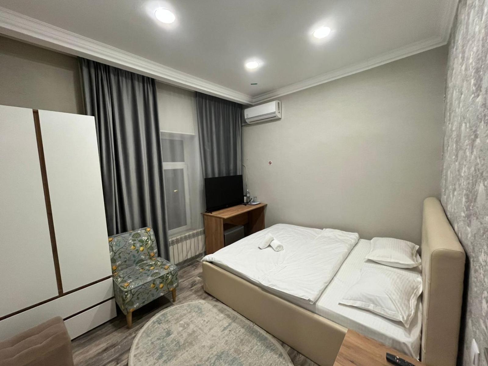 Hotel "Continent" Halal Karaganda Luaran gambar