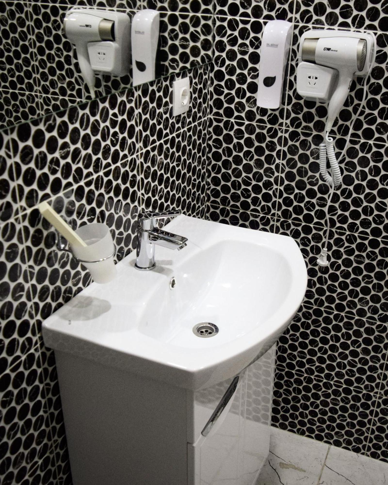Hotel "Continent" Halal Karaganda Luaran gambar